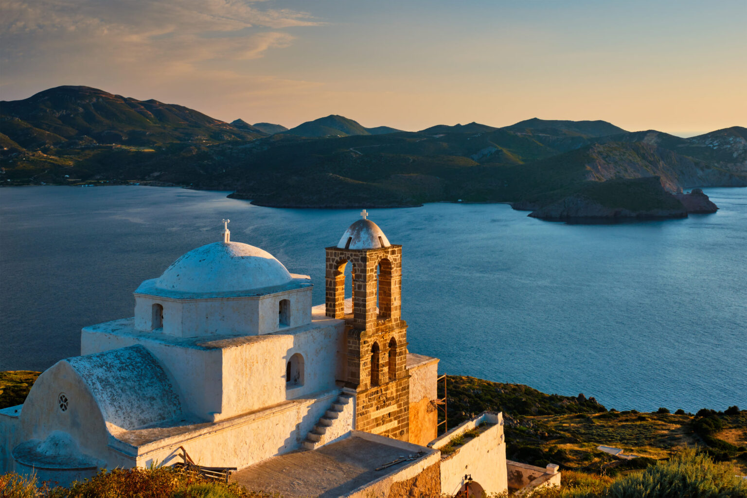 greek-orthodox-church-in-plaka-village-on-milos-is-2023-11-27-05-32-20-utc